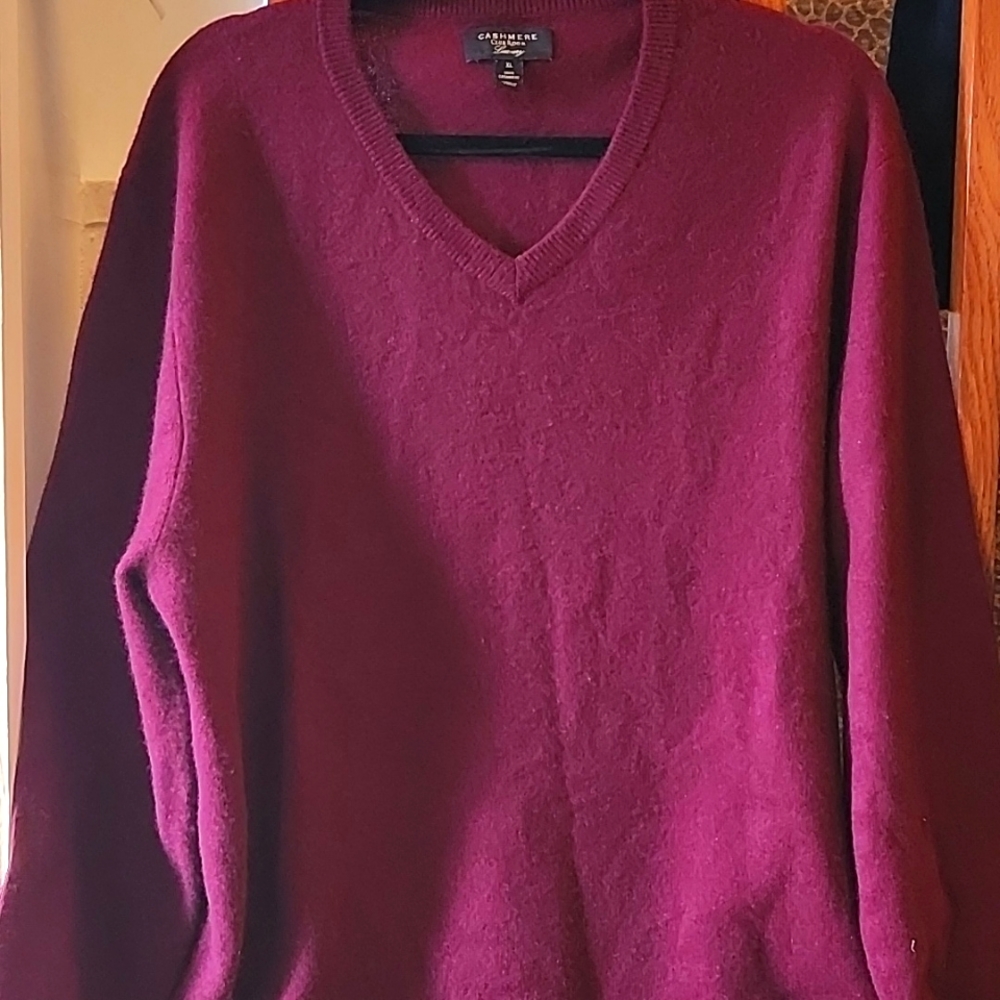 100% Cashmere V Neck sweater